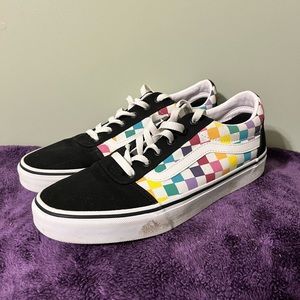 These are Vans Old Skool Checkerboard and they are size 11’s.